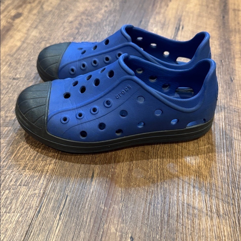 CROCS Blue Water Shoes Kids 12c Slip On Lighweight Pool Beach Grip Sole‎ Summer - Picture 3 of 6